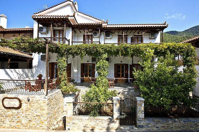 Athina Apartments Neo Klima Exterior photo